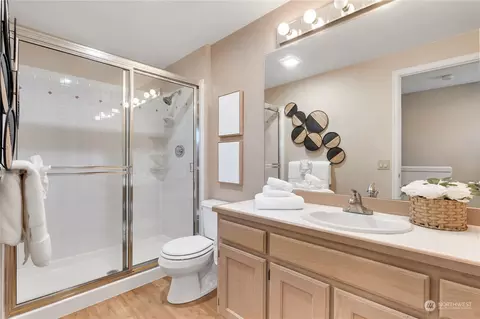 Bath - 1910 Mill Pointe Dr SE, Mill Creek, WA 98012 photo 4 of 4