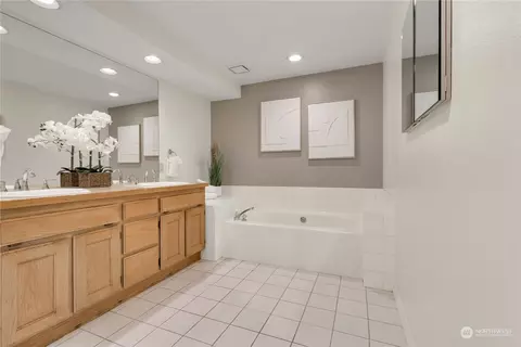 Bath - 1910 Mill Pointe Dr SE, Mill Creek, WA 98012 photo 2 of 4