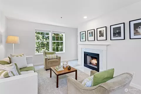 2600 118th Ave SE #4-201, Bellevue, WA 98005