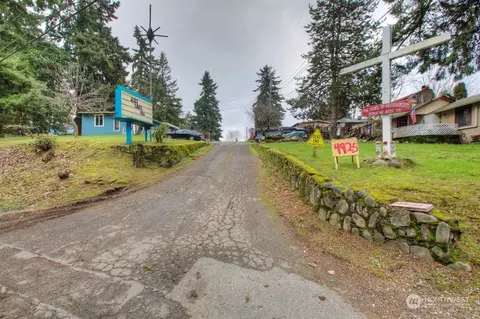4925 Waller Rd E, Tacoma, WA 98443