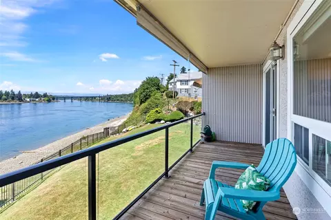 1717 E 16th St #107, Bremerton, WA 98310