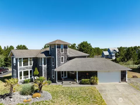 234 NW 25th St, Long Beach, WA 98631