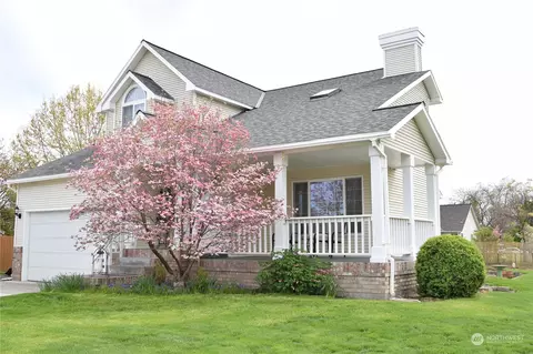 311 SW 11th St, College Place, WA 99324