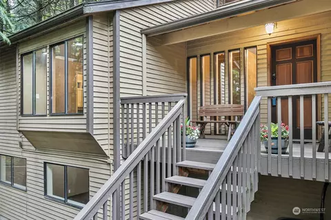 13310 252nd Ave SE, Issaquah, WA 98027