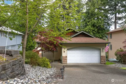 8 Rose Ridge Loop, Bellingham, WA 98229
