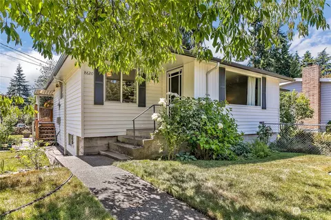 8620 222nd St SW, Edmonds, WA 98026