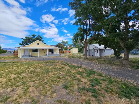 22 Birch St S, Soap Lake, WA 98851
