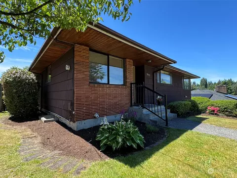 3015 SW 115th St, Burien, WA 98146