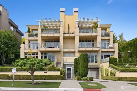 2061 43rd Ave E #202, Seattle, WA 98112