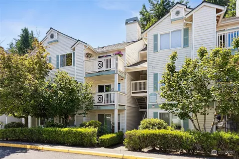 9910 NE 137th St #A303, Kirkland, WA 98034