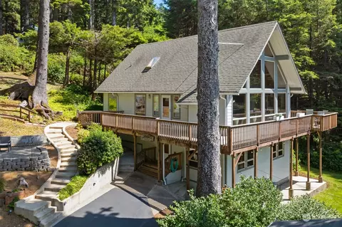 27 Wendy Ln, Copalis Beach, WA 98535
