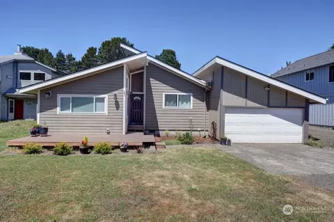 1207 194th St, Long Beach, WA 98631