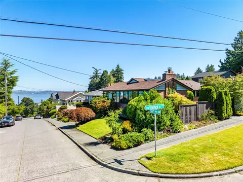 5626 SW Hanford St, Seattle, WA 98116