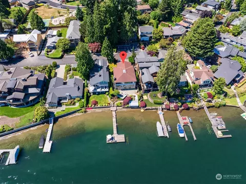 18852 SE 42nd St, Issaquah, WA 98027