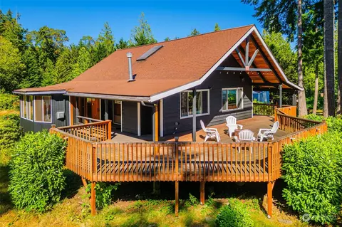 17606 72nd St NW, Vaughn, WA 98394