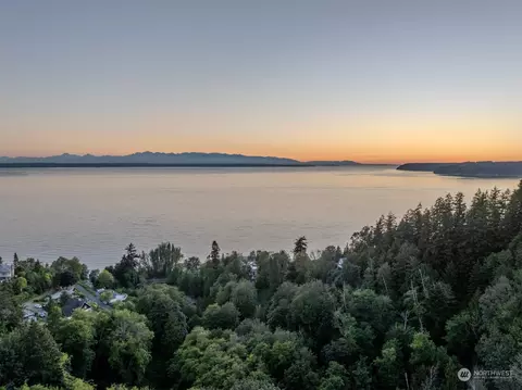 6808 Marine View Dr, Edmonds, WA 98026