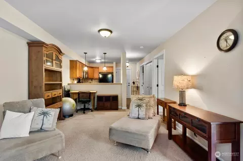 690 32nd St #B404, Bellingham, WA 98225