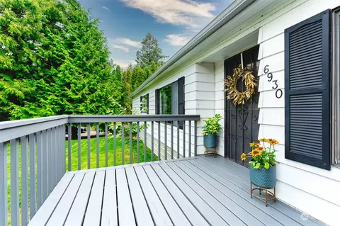 6930 Petticote Ln, Blaine, WA 98230