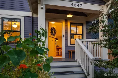 4642 1st Ave NE, Seattle, WA 98105