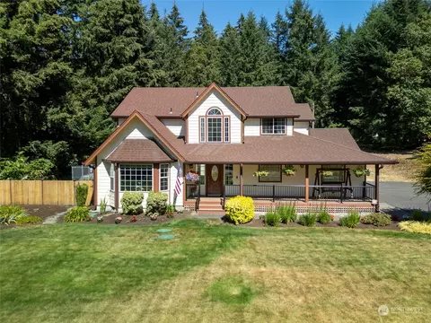 5446 Saint Charles Dr NE, Olympia, WA 98516