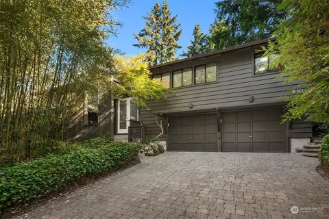 821 Eagle Cliff Rd NE, Bainbridge Island, WA 98110