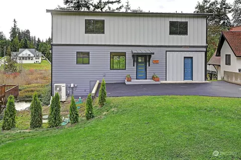 1825 Lake Dr, Camano Island, WA 98282