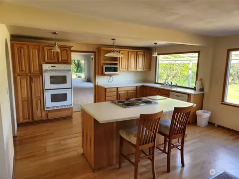 15717 88th St NW, Lakebay, WA 98349