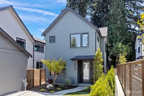 13053 NE 113th St, Kirkland, WA 98033
