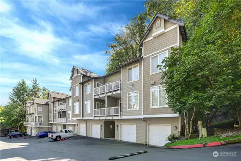 18505 SE Newport Way #C214, Issaquah, WA 98027