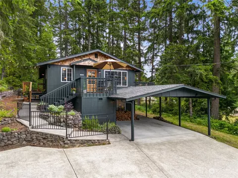 2297 SW Rapids Dr, Port Orchard, WA 98367