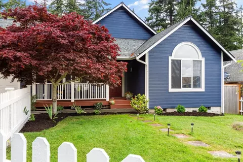 1323 Sealawn Blvd, Freeland, WA 98249