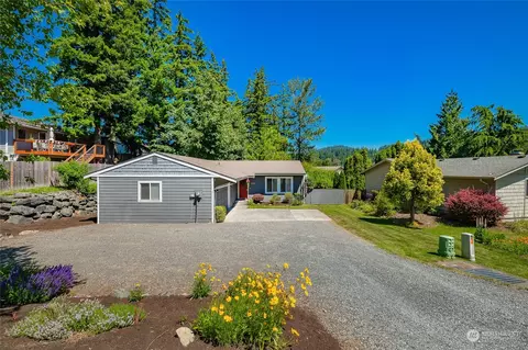 1444 Hillspring Rd, Bellingham, WA 98226