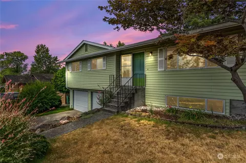 6126 S 125th St, Seattle, WA 98178