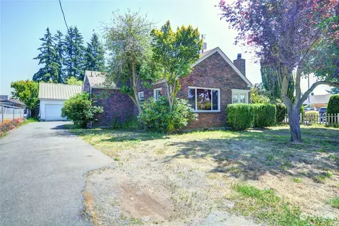 1064 Cedar Ave, Marysville, WA 98270