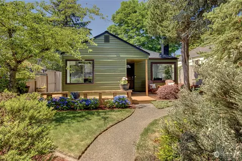 8105 34th Ave SW, Seattle, WA 98126