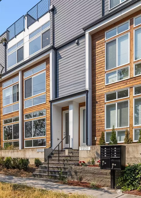 9201 Linden Ave N #E, Seattle, WA 98103