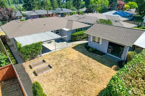 Exterior - 10603 Sunrise Dr, Bothell, WA 98011 photo 2 of 7