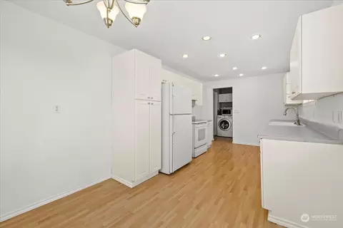 Kitchen - 10603 Sunrise Dr, Bothell, WA 98011 photo 3 of 3