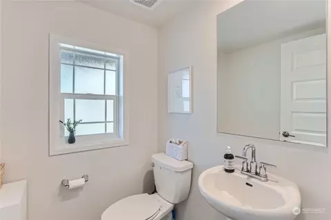 Bath - 4126 235th Pl SE, Bothell, WA 98021 photo 1 of 4