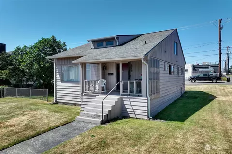 7505 34th Ave SW, Seattle, WA 98126