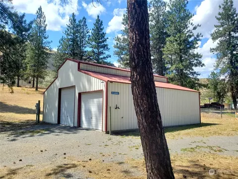 203 Crumbacher Rd, Tonasket, WA 98855