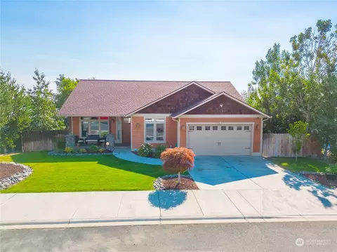 4239 Edwards Dr, Moses Lake, WA 98837