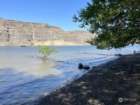 1016 SW River Dr, Quincy, WA 98848