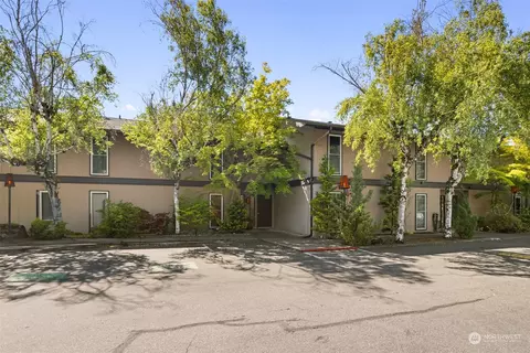 1425 S Puget Dr #N3, Renton, WA 98055