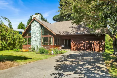 6976 Petticote Ln, Blaine, WA 98230