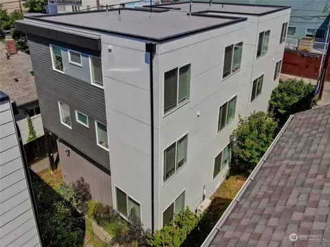 5266 Brooklyn Ave NE, Seattle, WA 98105