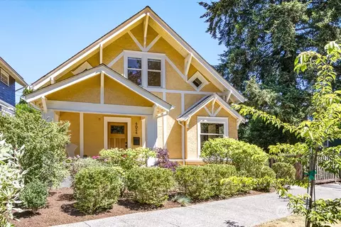 4624 Eastern Ave N, Seattle, WA 98103
