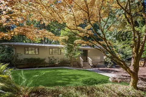 5211 W Mercer Pl, Mercer Island, WA 98040