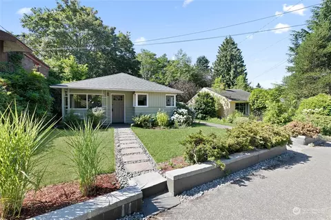 4311 NE 55th St, Seattle, WA 98105