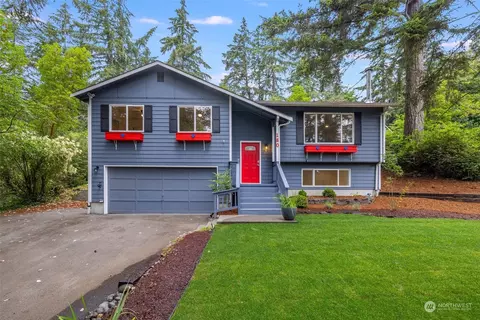 180 NE Wanda Ln, Belfair, WA 98528